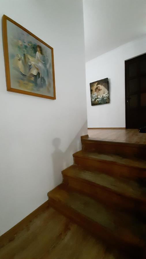 Victoria Guesthouse Kutaisi Exterior photo
