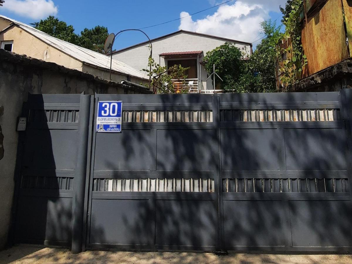 Victoria Guesthouse Kutaisi Exterior photo